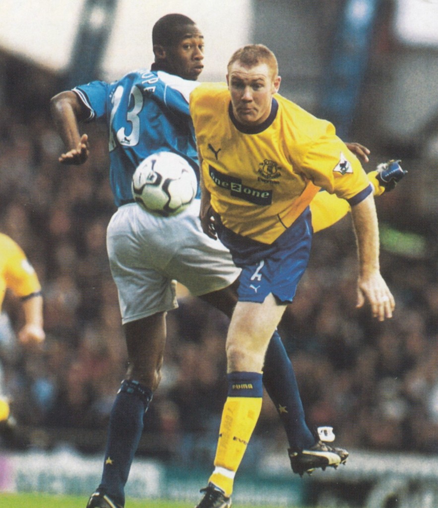 everton home 2000 to 01 action15