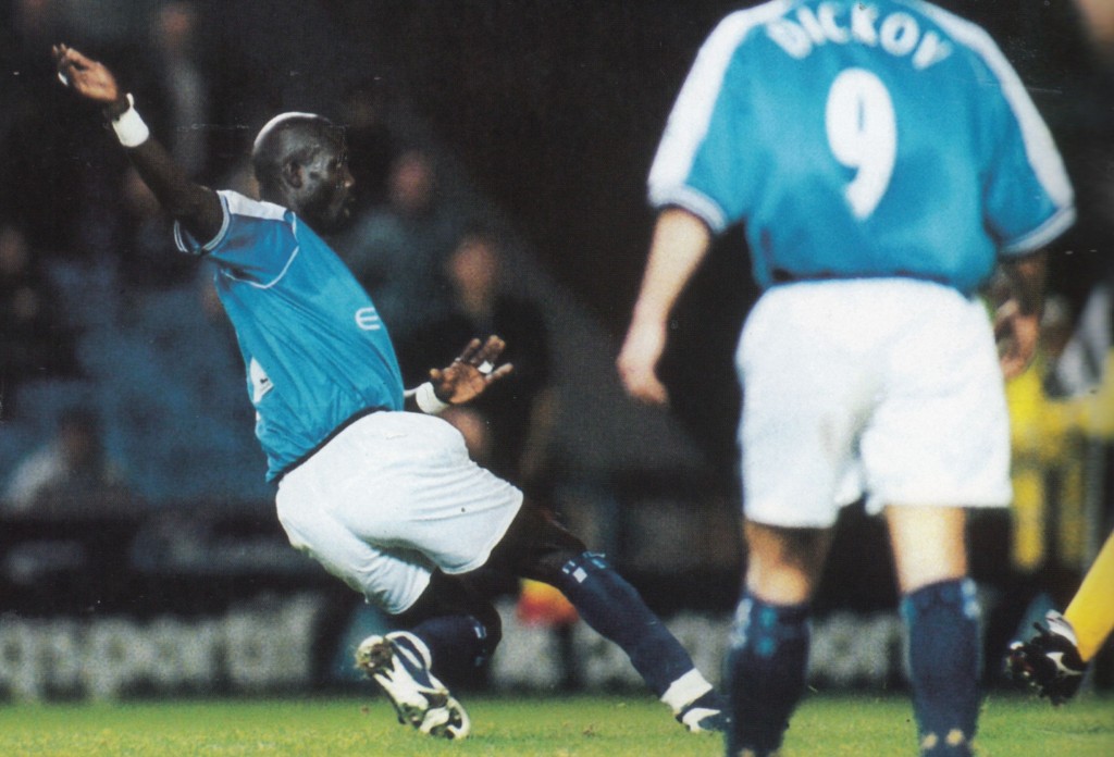 gillingham league cup home 2000 to 01 weah goal