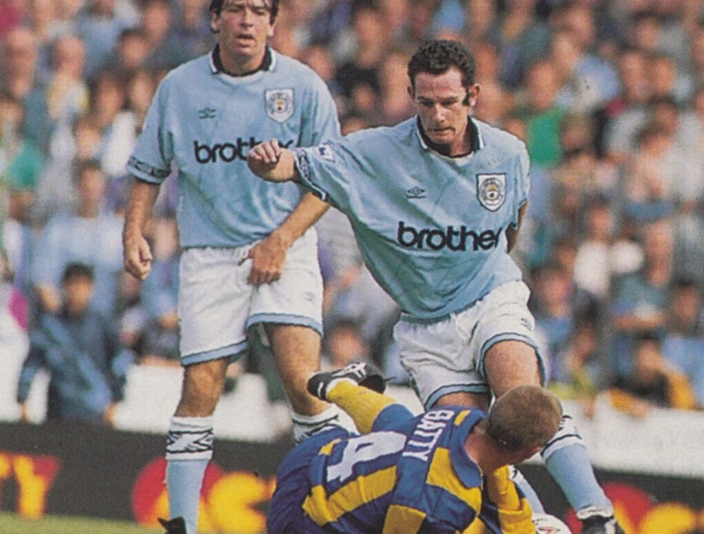 leeds home 1993 to 94 action10