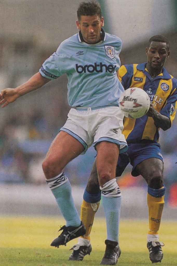 leeds home 1993 to 94 action11