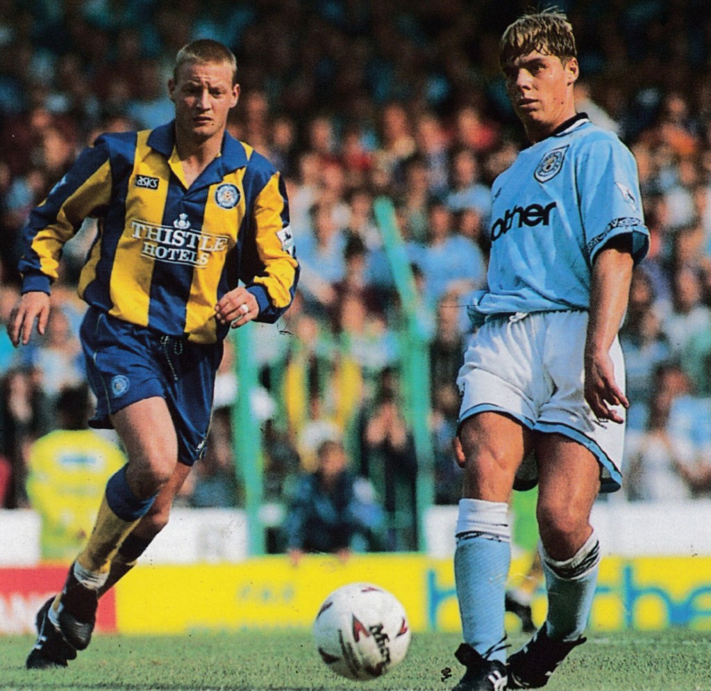 leeds home 1993 to 94 action14