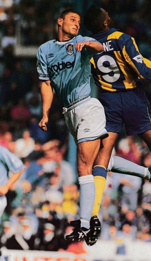 leeds home 1993 to 94 action9