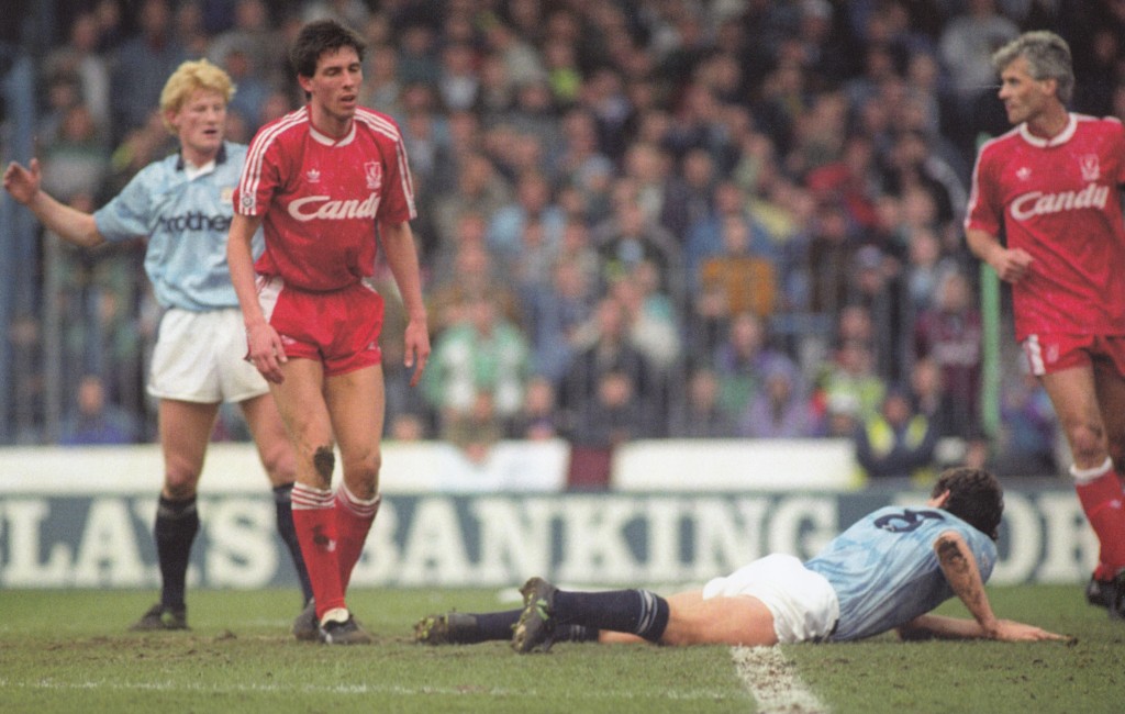 liverpool home 1990 to 91 action7