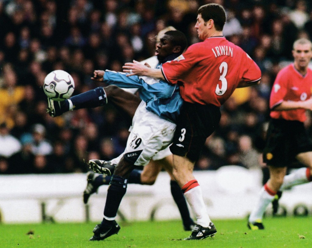 manchester united home 2000 to 01 action2