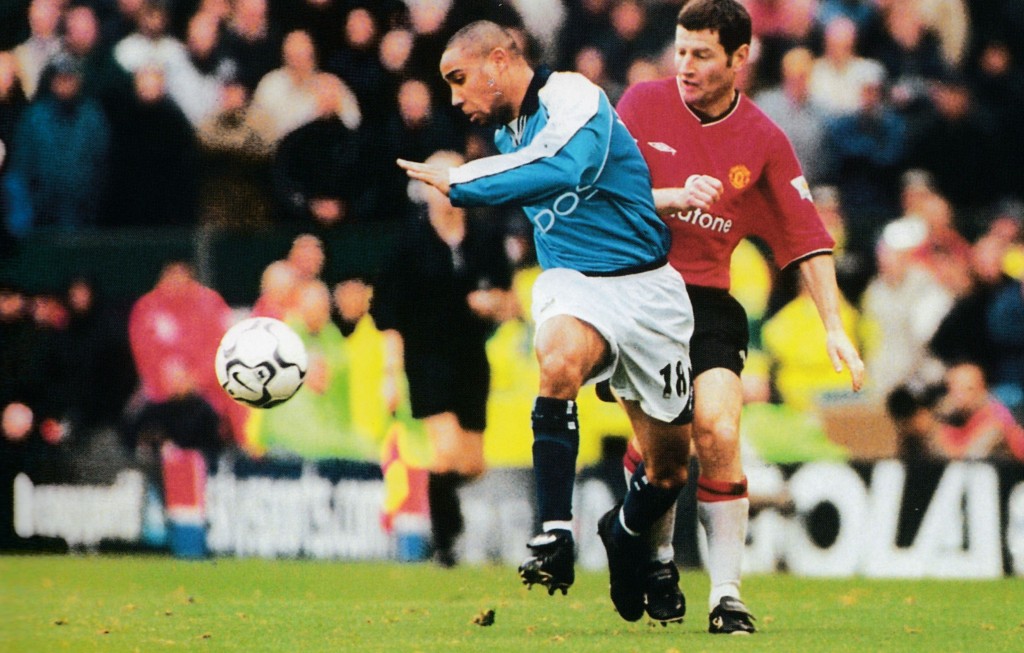 manchester united home 2000 to 01 action7