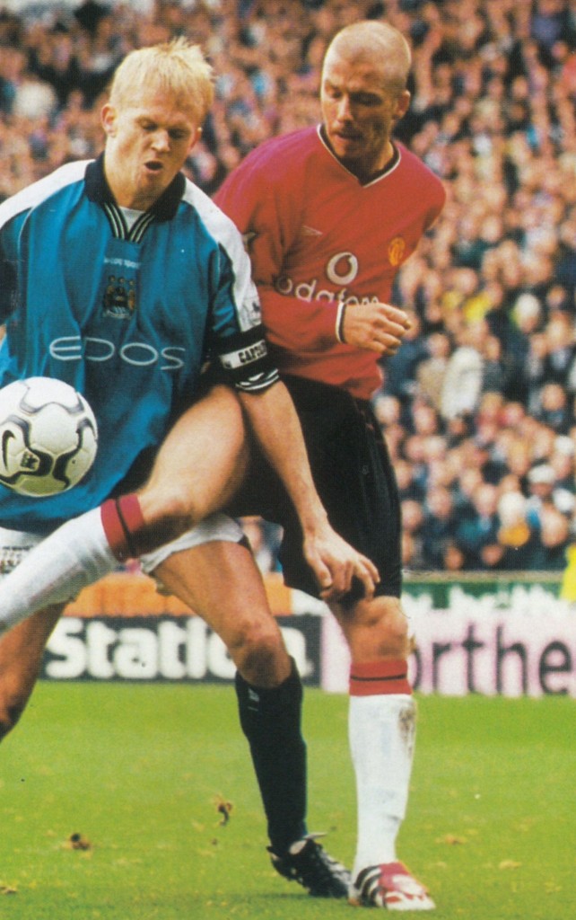 manchester united home 2000 to 01 action8