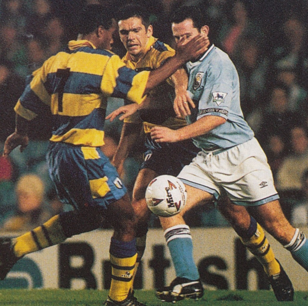 reading home 1993 to 94 action 9