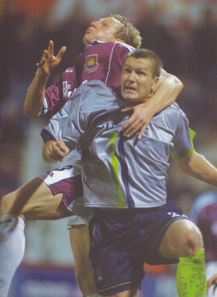 west ham away 2000 to 01 action10
