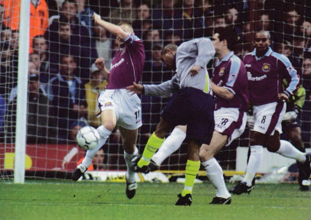 west ham away 2000 to 01 action7