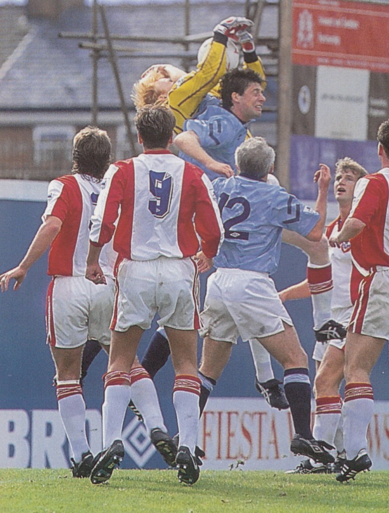 Oldham home 1992 to 93 action5