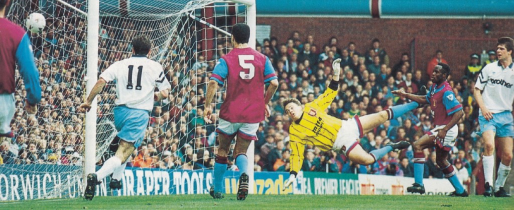 aston villa away 1992 to 93 quinn goal5