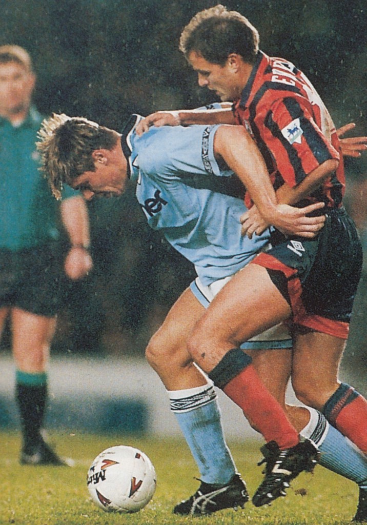 everton home 1993 to 94 action11