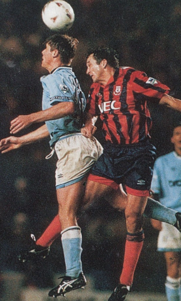 everton home 1993 to 94 action12