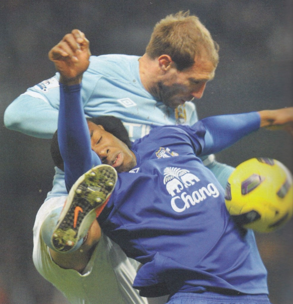 everton home 2010 to 11 action666