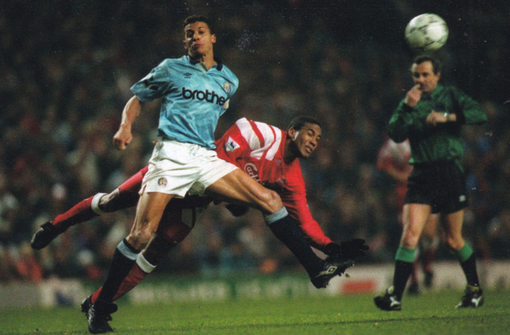 liverpool away 1992 to 93 action