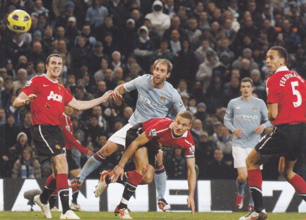 man utd home 2010 to 11 action12