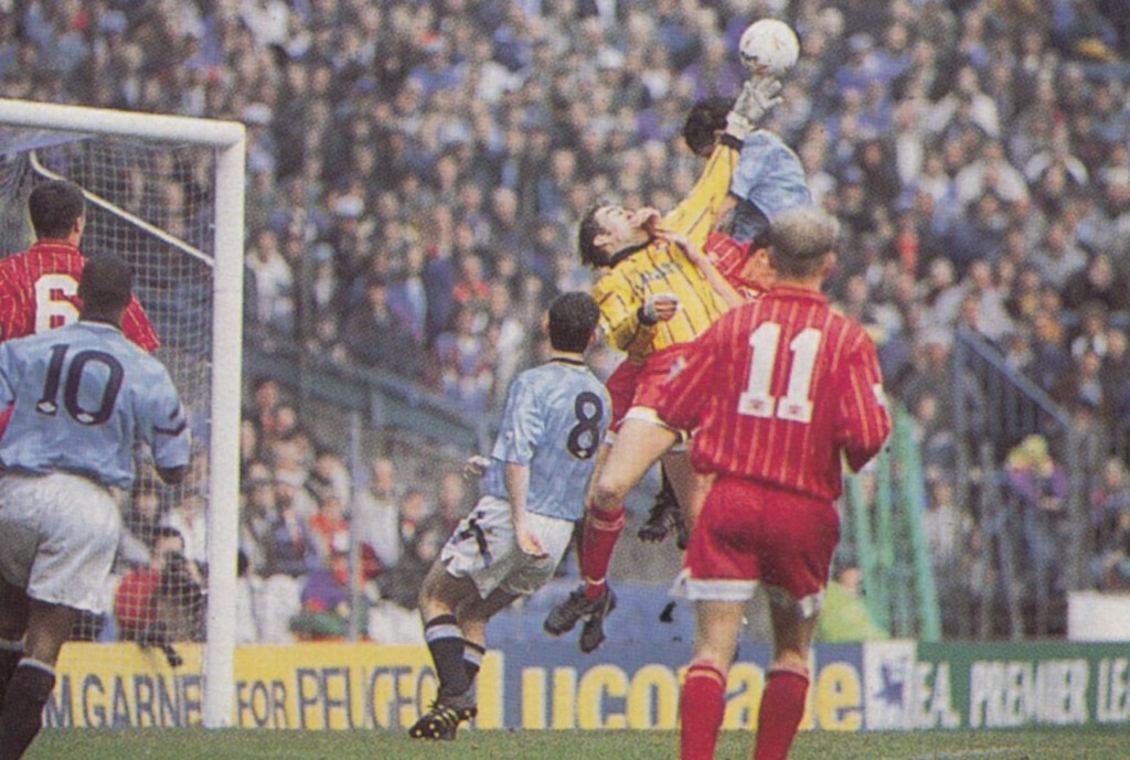 notts forest home 1992 to 93 action8