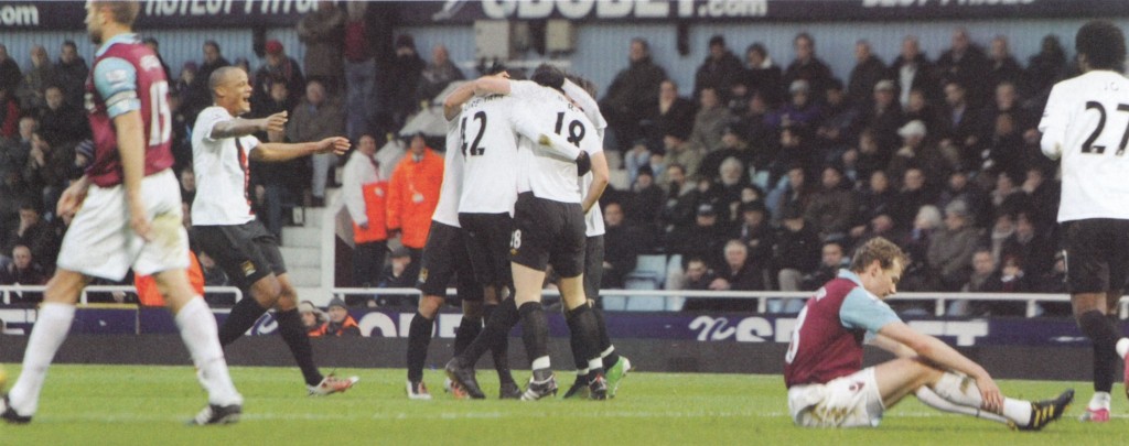 west ham away 2010 to 11 yaya goal3