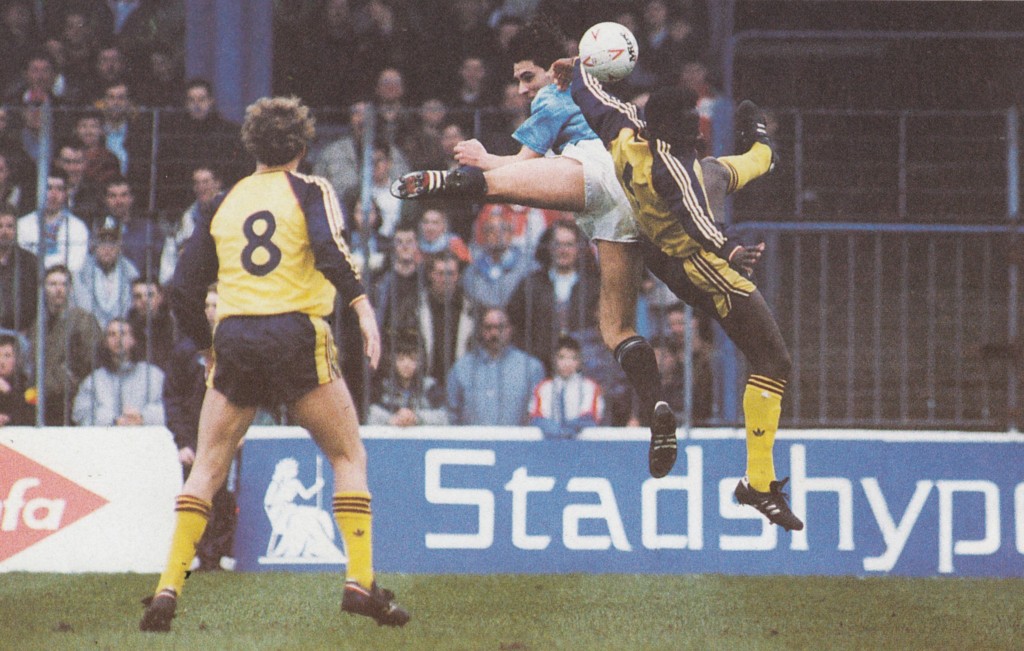 arsenal home 1989 to 90 action4