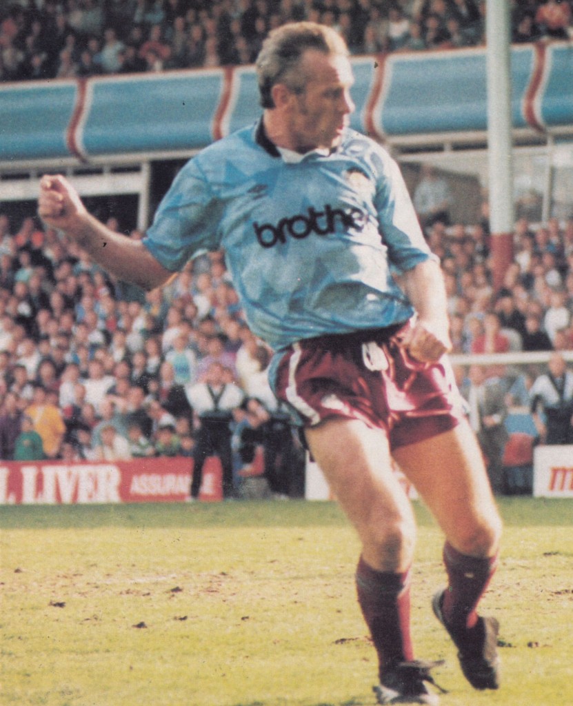 aston villa away 1989 to 90 action7