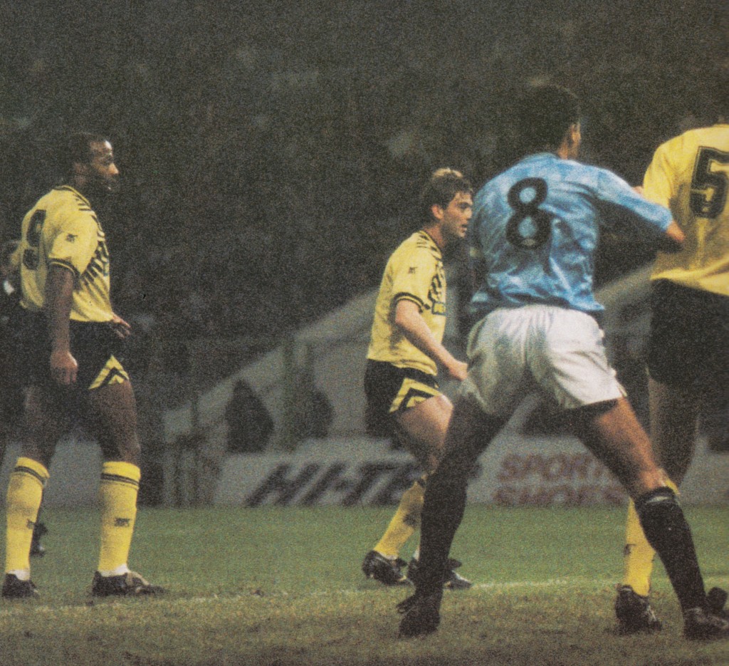 coventry league cup 1989 to 90 action5