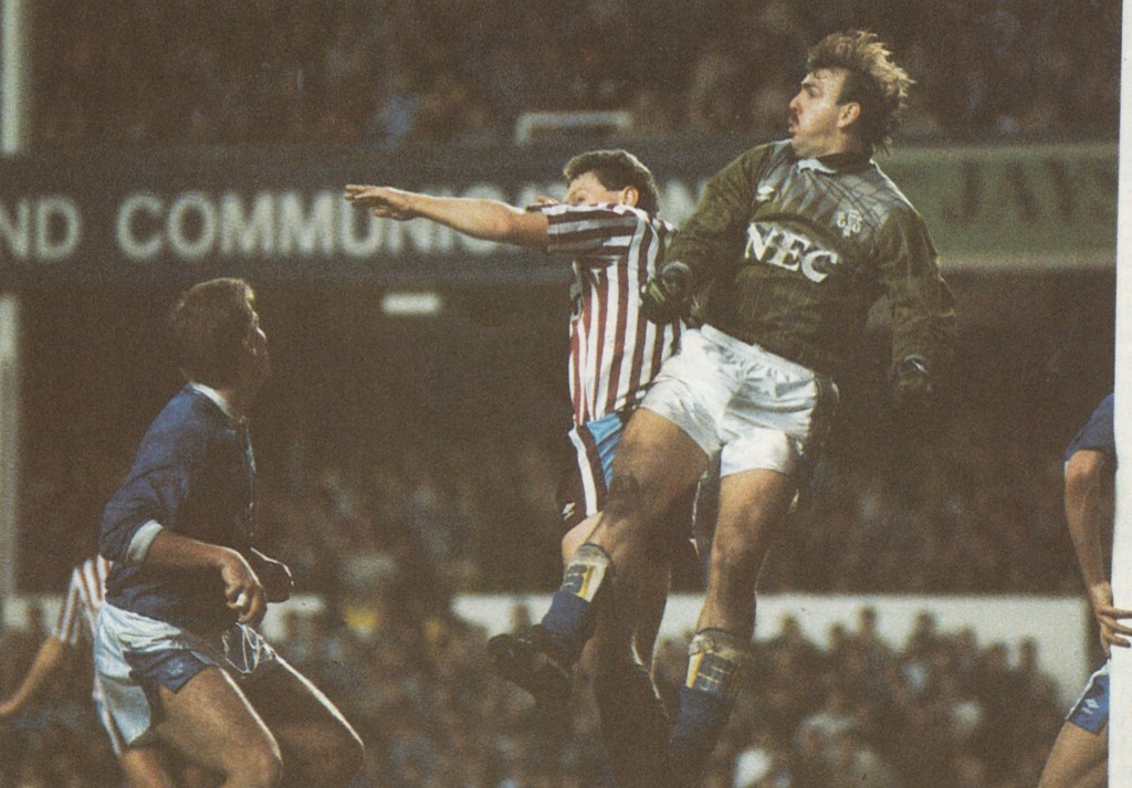 everton away 1989 to 90 action7