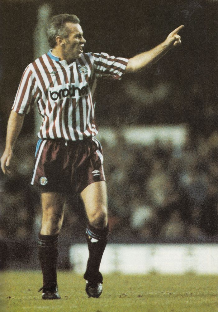 everton away 1989 to 90 action9