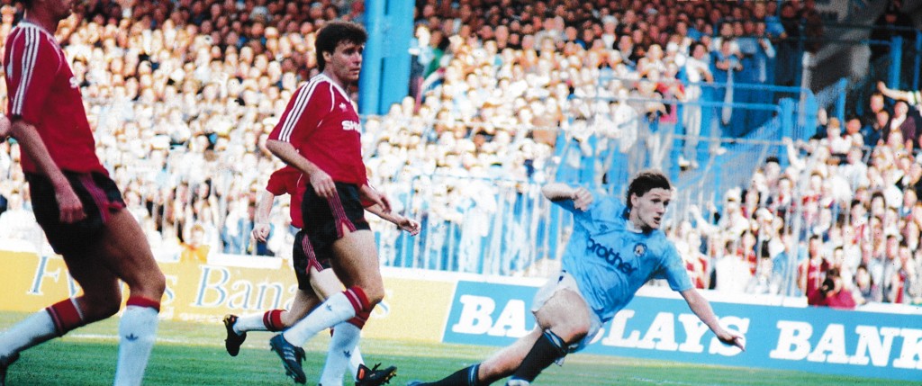 man utd home 1989 to 80 hinchcliffe goal6