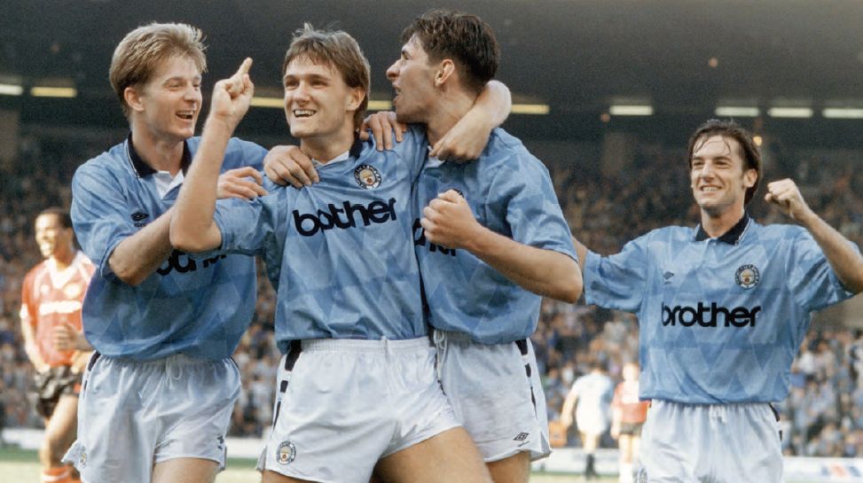 man utd home 1989 to 80 hinchcliffe goal8