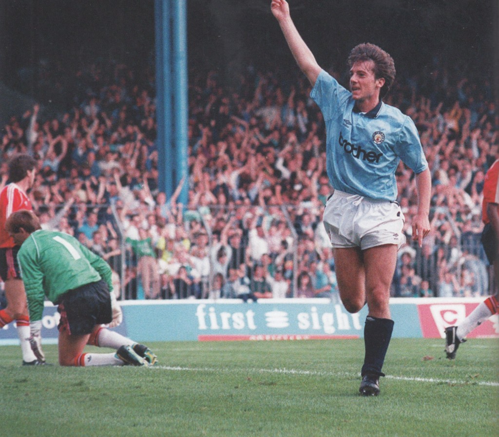 man utd home 1989 to 90 bishop goal65