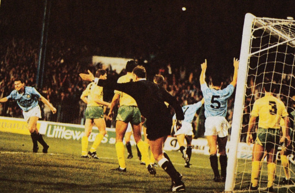 norwich lge cup home 1989 to 90 action5