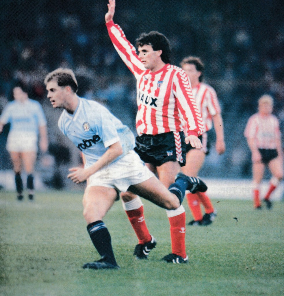sunderland home 1988 to 89 action3