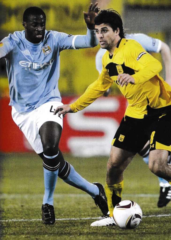 aris away 2010 to 11 action82