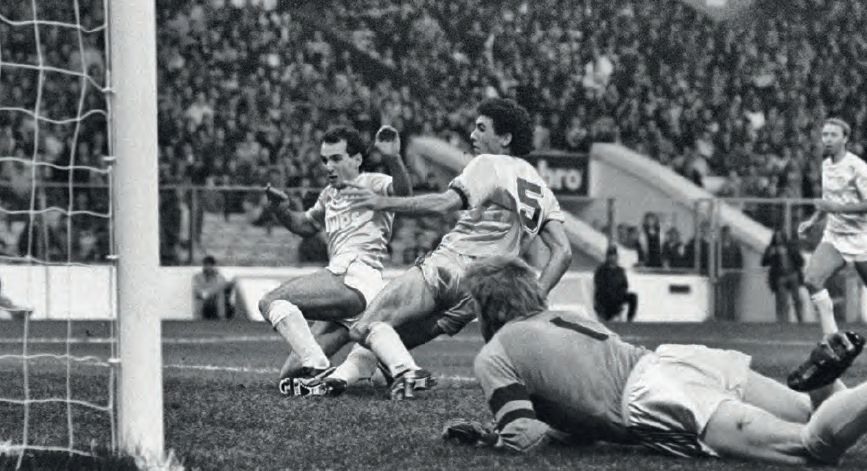 aston villa home 1986 to 87 viradi goal4