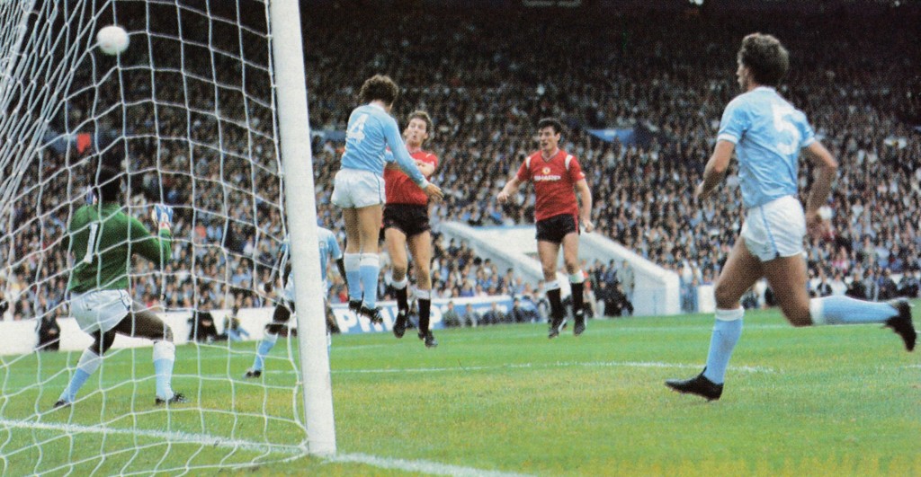 Manchester United home1985 to 86 action9