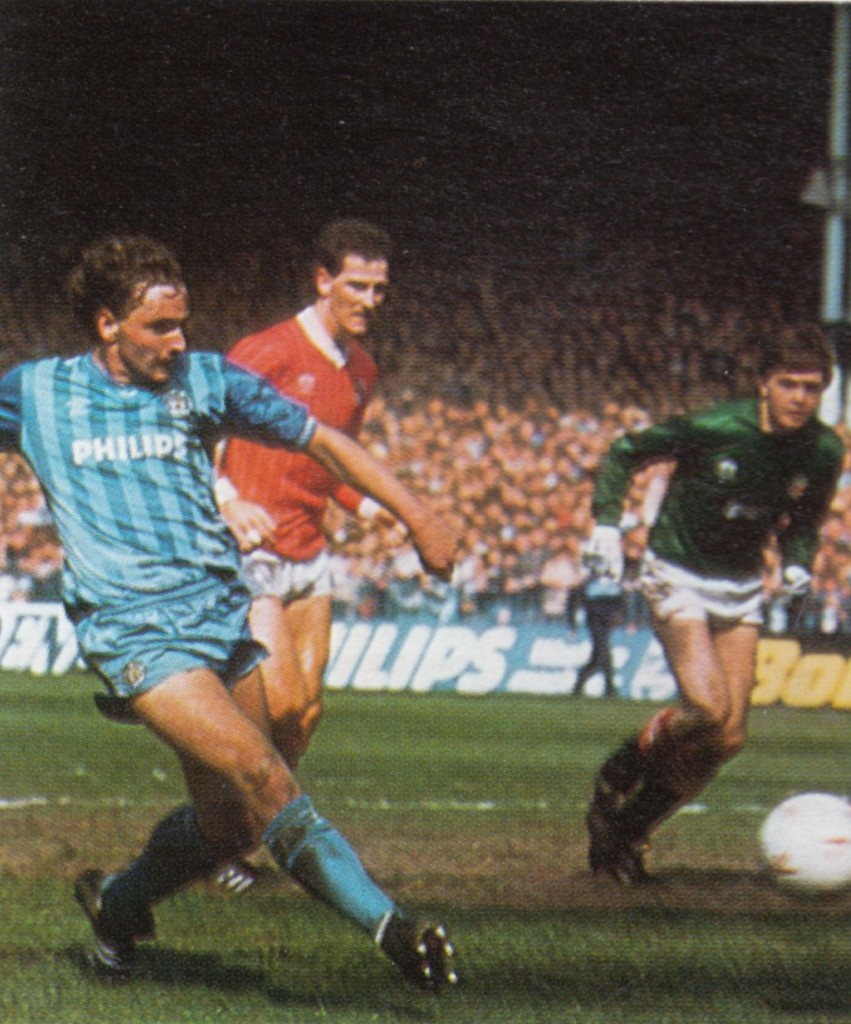 charlton home 1984 to 85 simpson goal 4-0