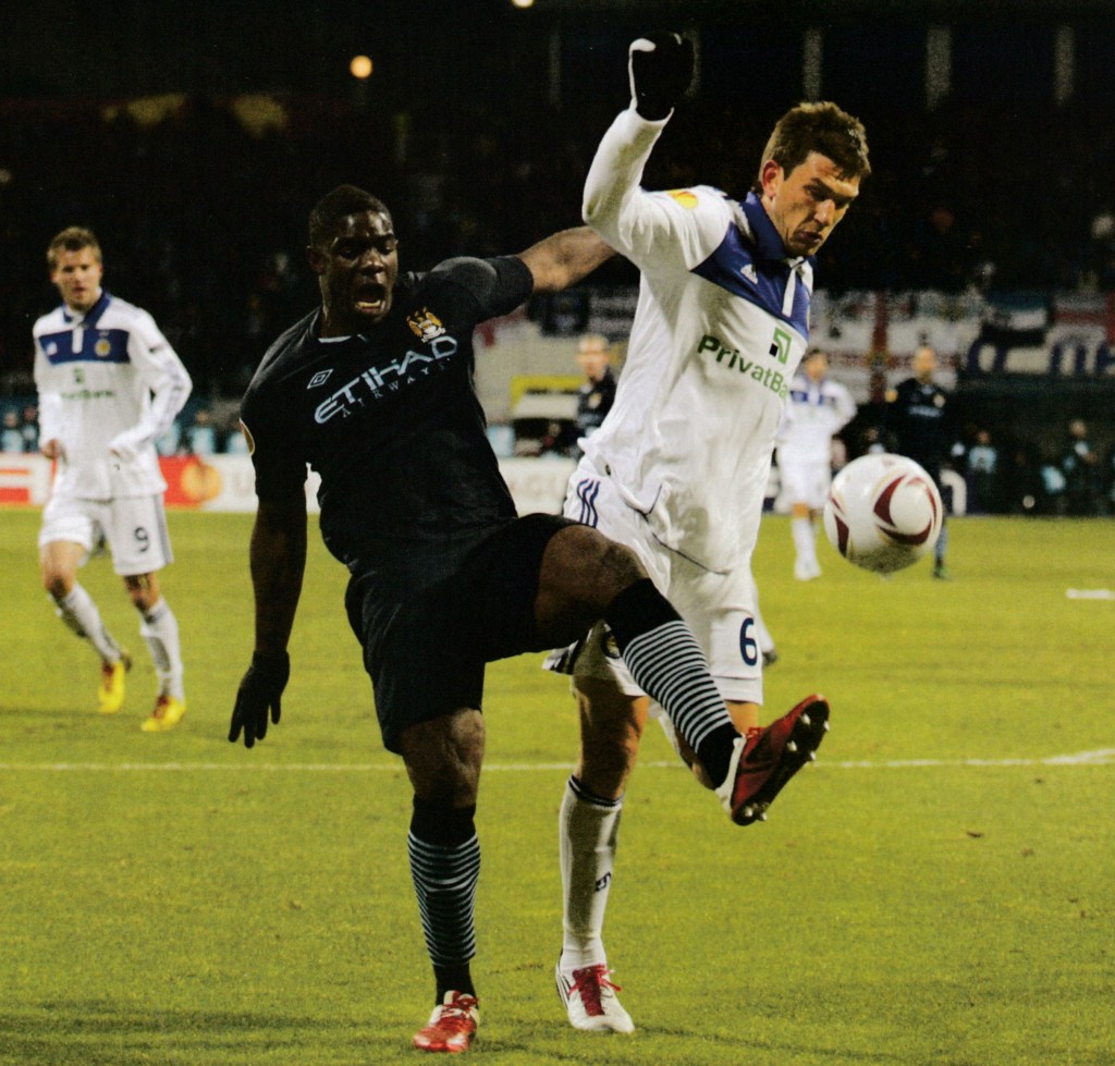 dynamo kiev away 2010 to 11 action33