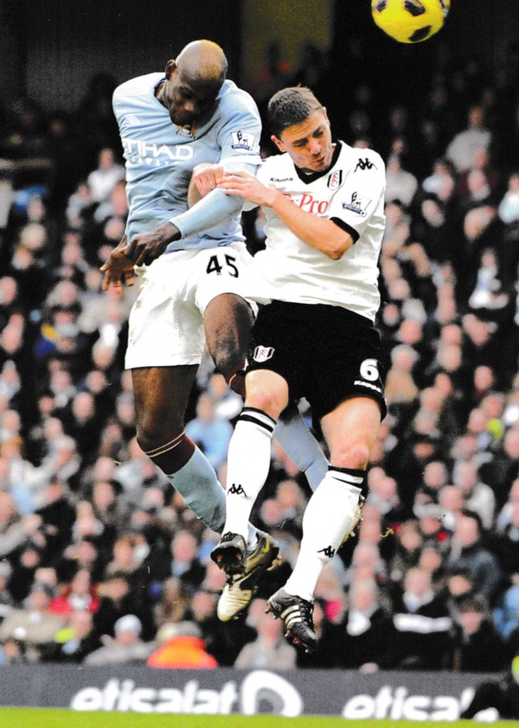 fulham home 2010 to 11 action004