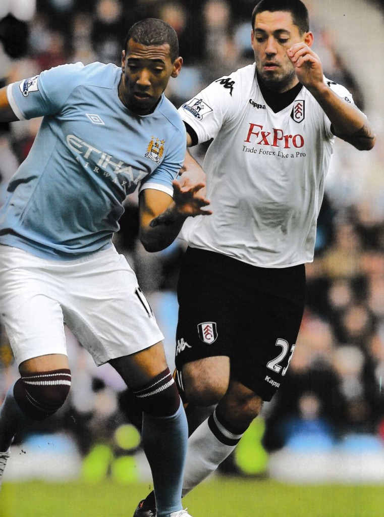 fulham home 2010 to 11 action009