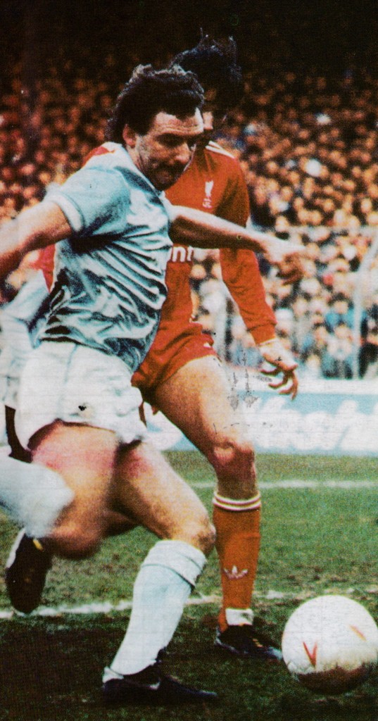 liverepool home 1985 to 86 action6