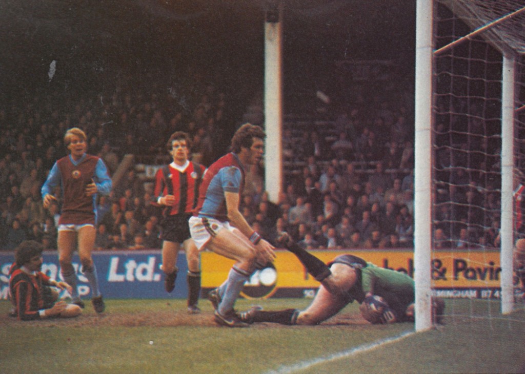 aston villa away 1981 to 82 action4