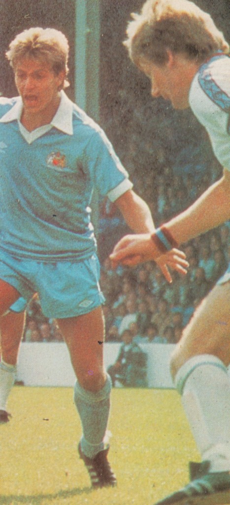 aston villa home 1980 to 81 action10