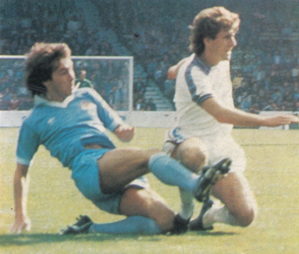 aston villa home 1980 to 81 action16