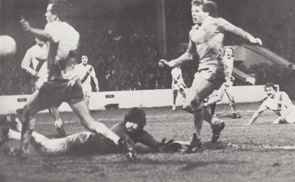 crystal palace fa cup 1980 to 81 action boyer goal