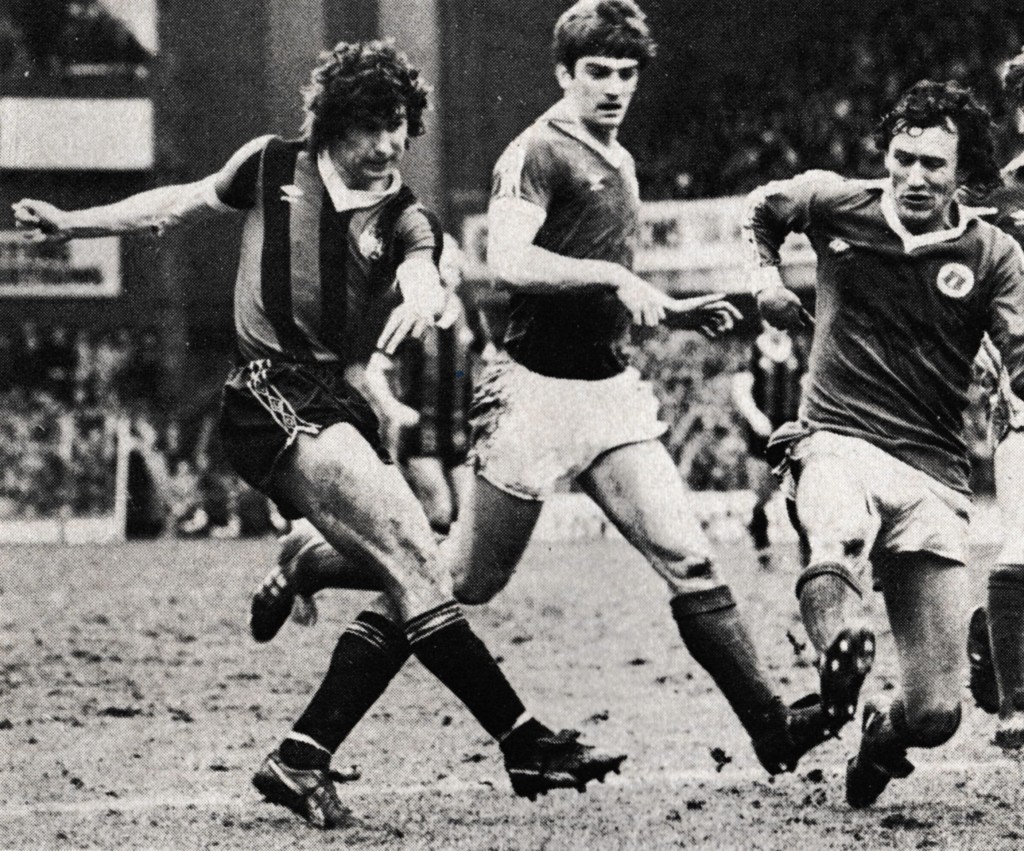 everton away fa cup 1980 to 81 action5