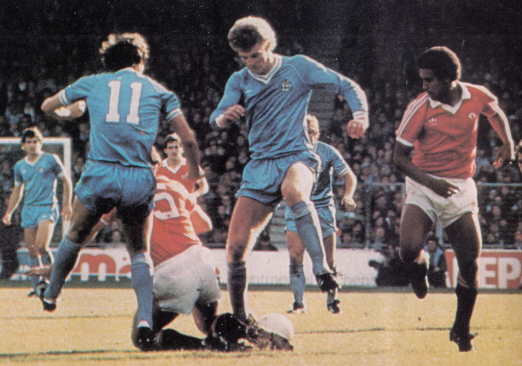 man utd home 1981 to 82 action11