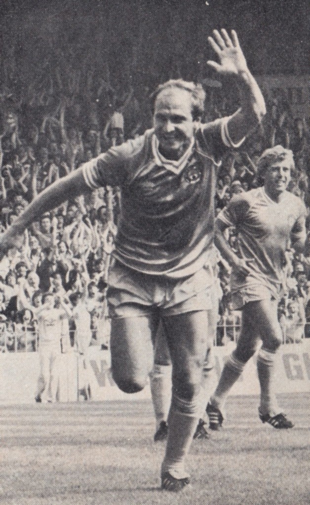 west brom home 1981 to 82 tueart goal4