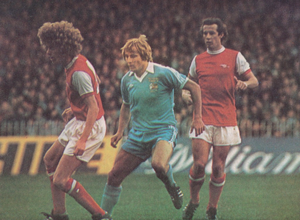 arsenal home 1977 to 78 action 7