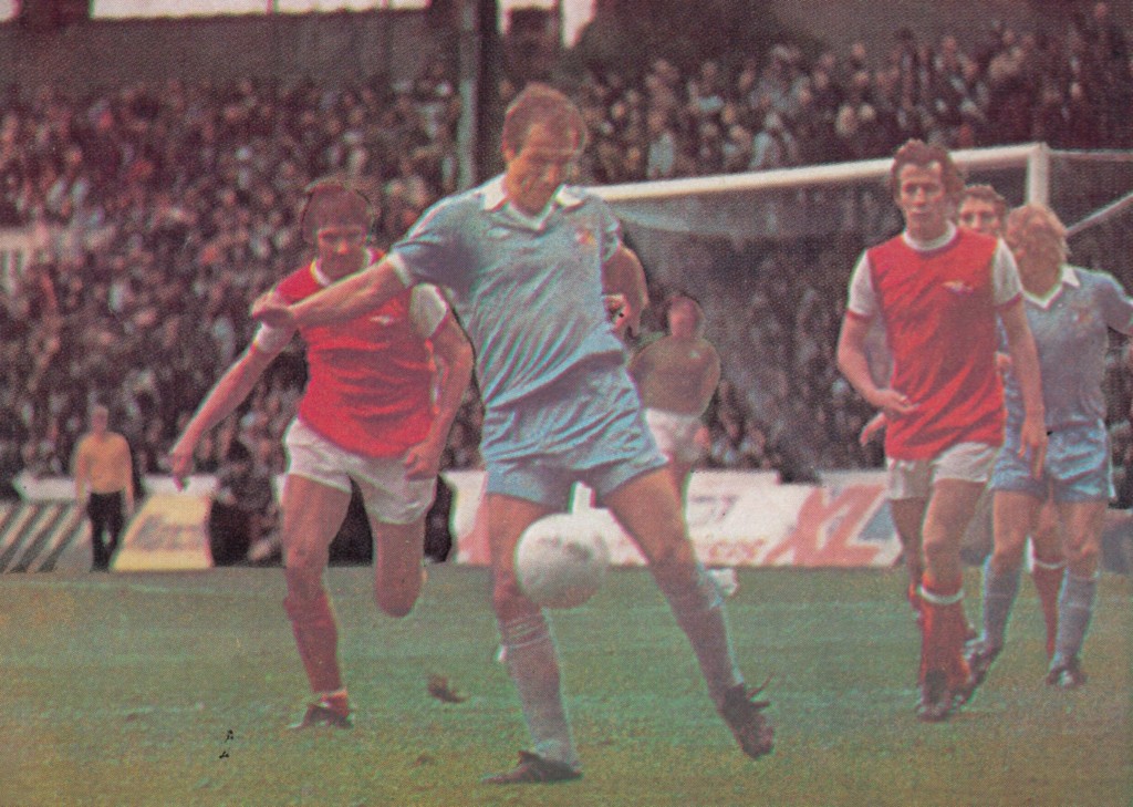 arsenal home 1977 to 78 action9