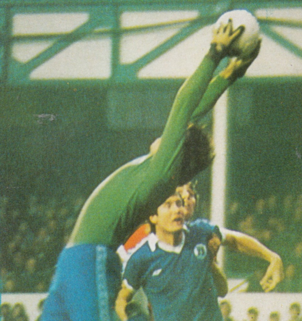 everton away 1979 to 80 action 12